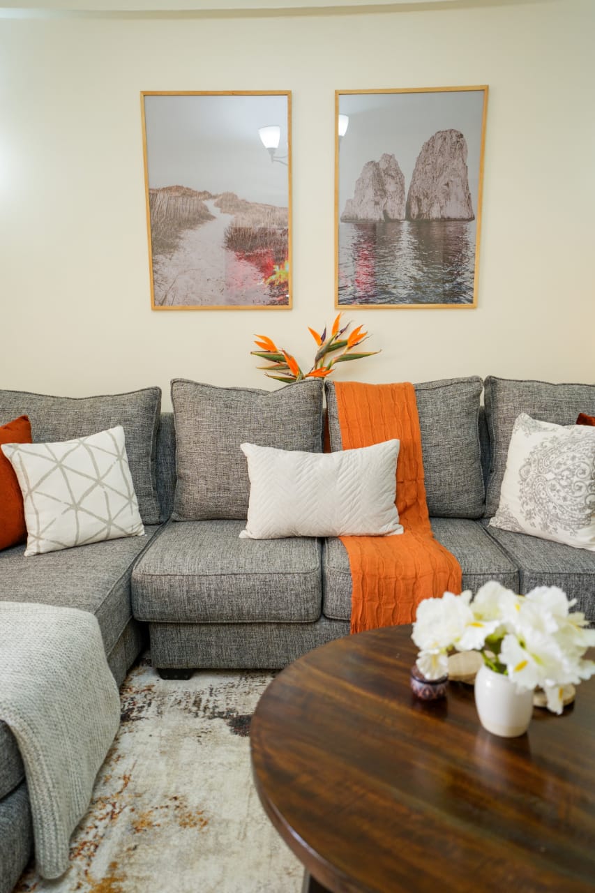 Hilltop Apartment - Hero 4